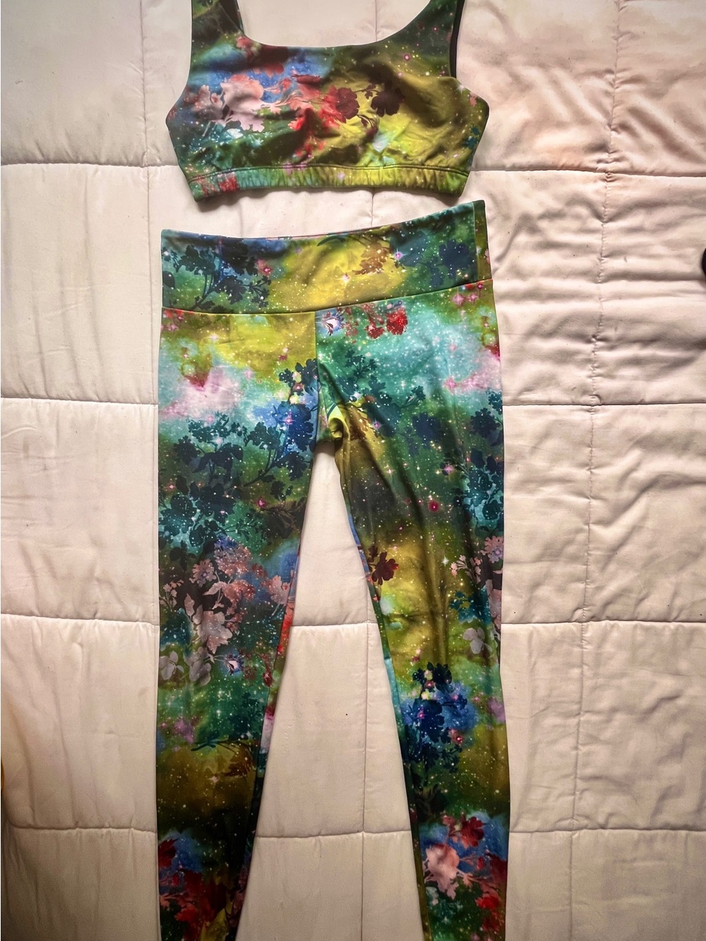 Women’s Multicolor yoga set - Onzie - M/L - GALAXY - Like New